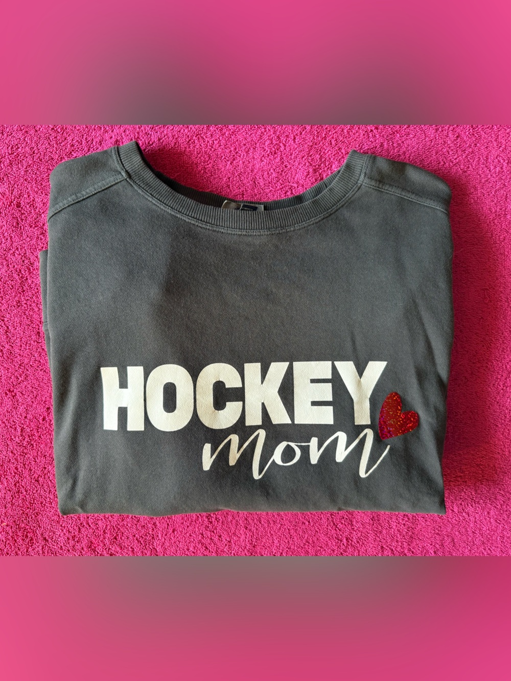 Universal Thread Charcoal Sweatshirt “Hockey Mom” and Red Glitter Heart